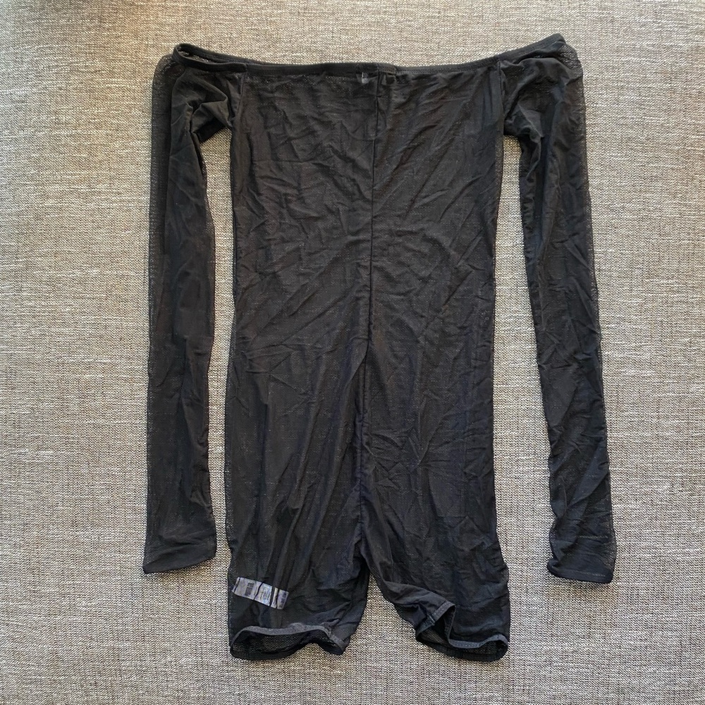 Poster Grl mesh body suit